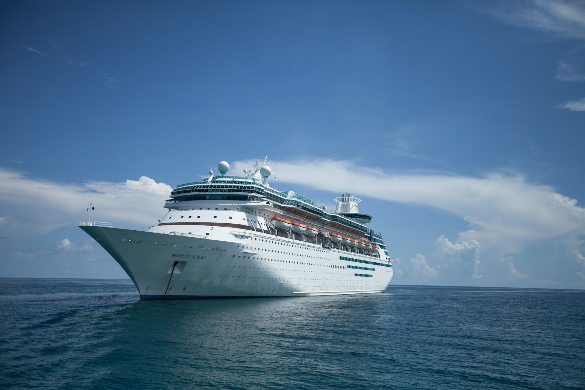 Icon of the Seas: O maior navio de cruzeiro do mundo inicia sua primeira viagem